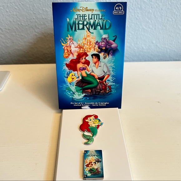 Disney Princess Limited Release Pin Set of 2 - Picture 2 of 8